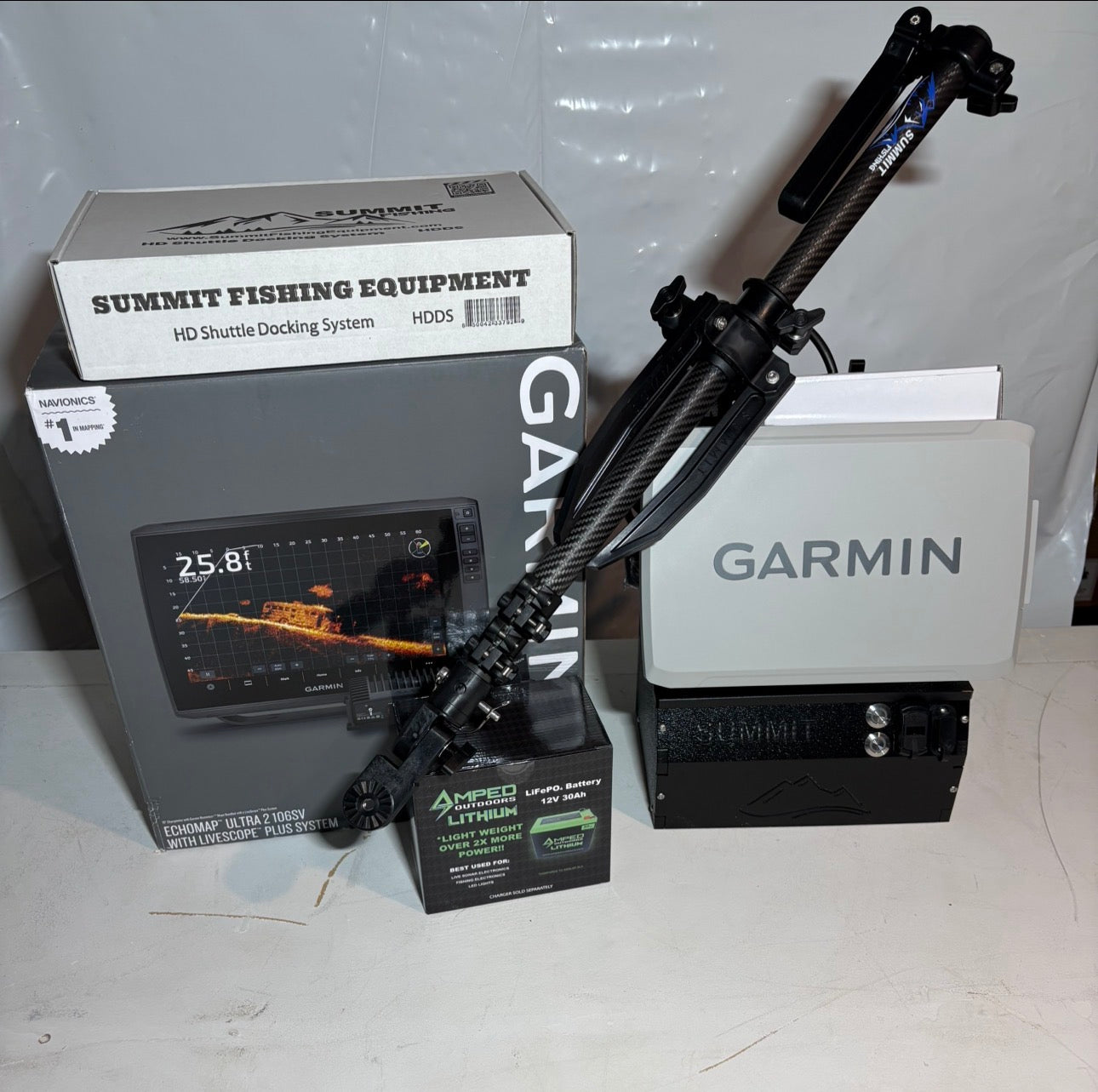 Garmin ECHOMAP Ultra2 106sv/Summit Bundle