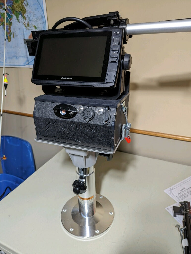 Summit, All Seasons Garmin 93UHD2 Livescope plus bundle with the GT56 SI/DI transducer (A $599.99 Value) great for the all around fisherman to maximize full use.